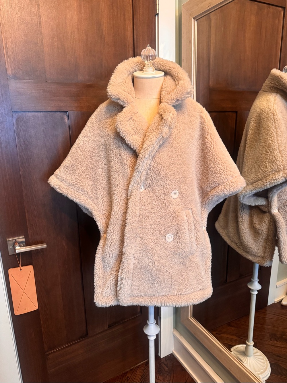 Rachel Zoe teddy bear cape. One size. NWOT
